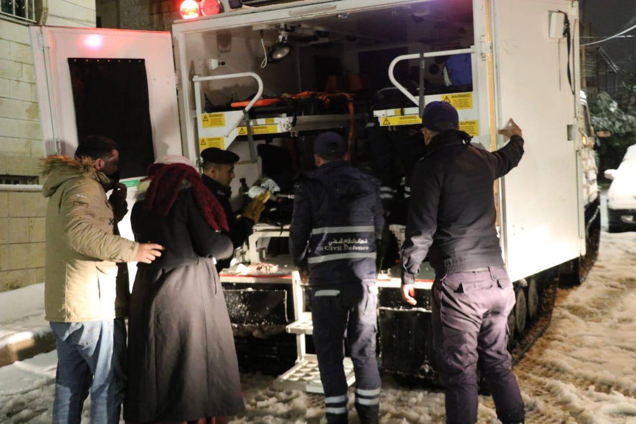 الدفاع المدني يتعامل مع 1700 حالة إسعاف و 41 بلاغ حريق و 188 حالة إنقاذ واجلاء 972 شخصاً علقوا بالثلوج .. تفاصيل 