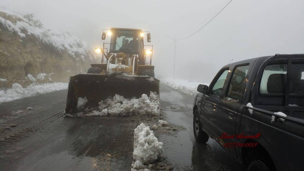 بلدية السلط تتعامل مع المنخفض الجوي بحرفية