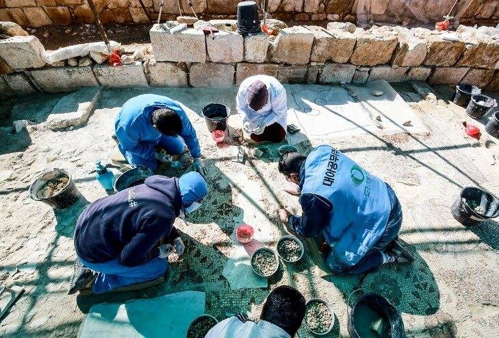 في شمال الأردن .. مشروع ترميم فسيفساء بيزنطية لحفظ التراث وإيجاد فرص عمل
