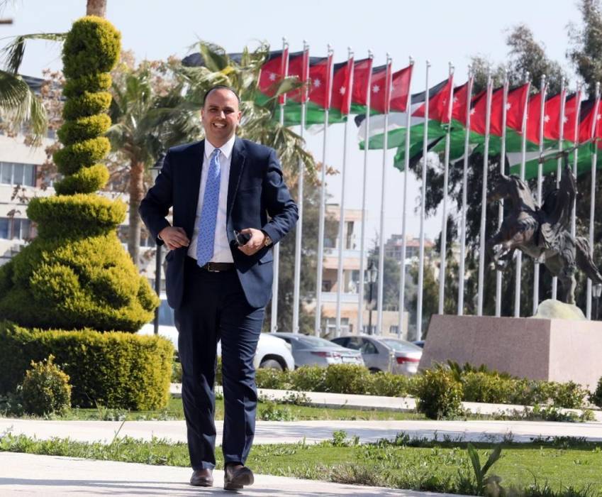 الخلايلة يكتب: مئة عام من الاعتزاز والتحديات.