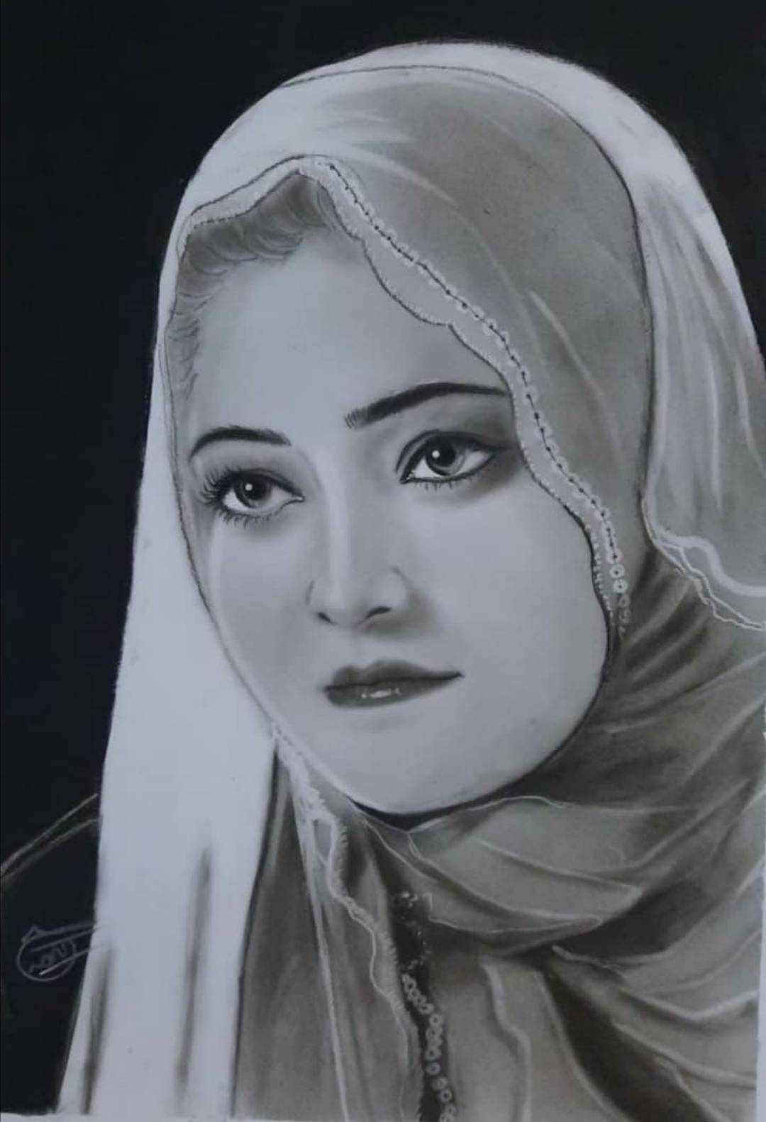 الفنّانة حكيمة توكّلي ترسم سناء الشّعلان في معرض فنّيّ كامل