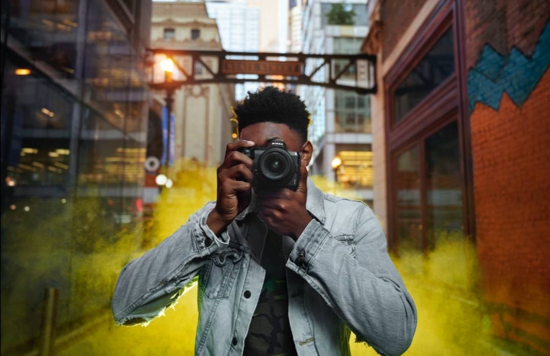 إنكوبية تتعاون مع نيكون الشرق الأوسط لتوفير منصة إلكترونية لتسويق إبداعات الفنانين المحليين