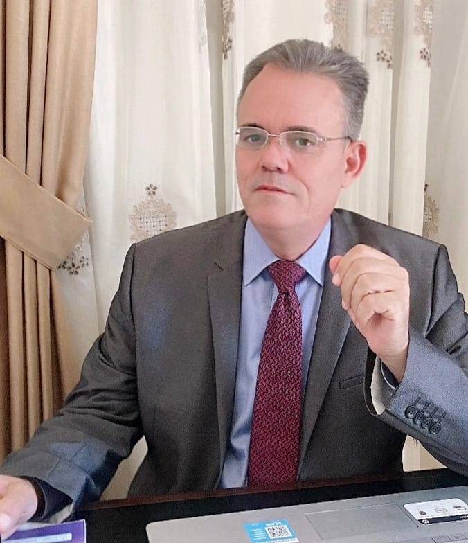 الضجيج والسجال الإعلامي والصمت الحكومي بقلم الدكتور عديل الشرمان