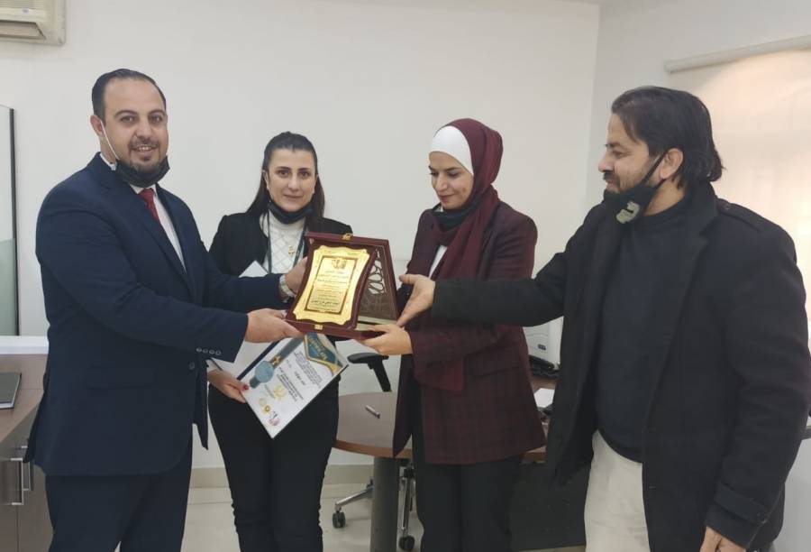 المفرق : جمعية الاصايل للأبداع تكرم مدير فرع البنك الاهلي الاردني في المحافظة والموظفة المثالية في خدمة الزبائن