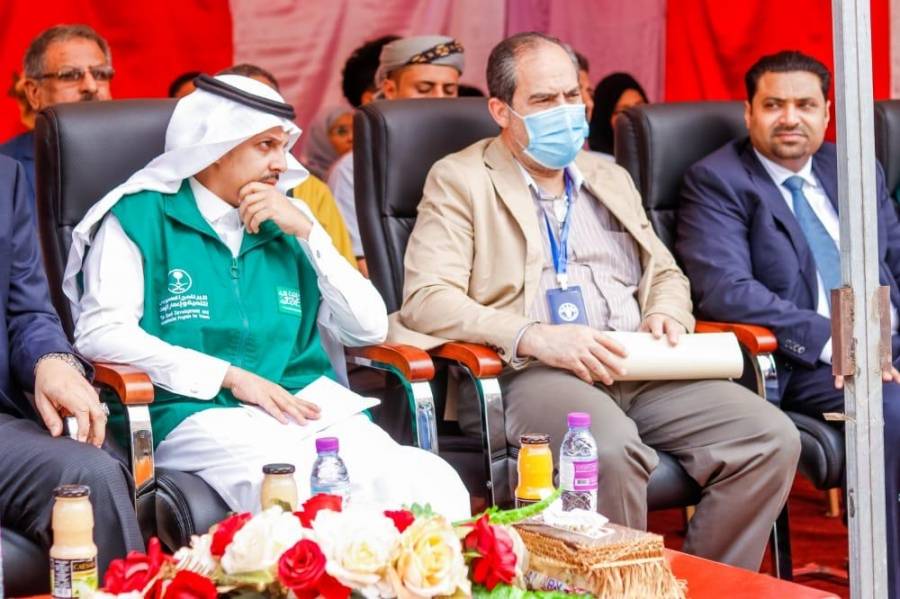 «إعمار اليمن» و«الفاو » يبدآن مكافحة الجراد الصحراوي في اليمن*