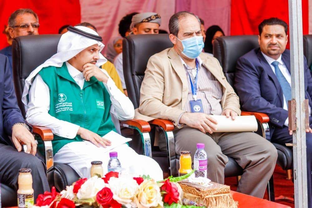 «إعمار اليمن» و«الفاو » يبدآن مكافحة الجراد الصحراوي في اليمن*