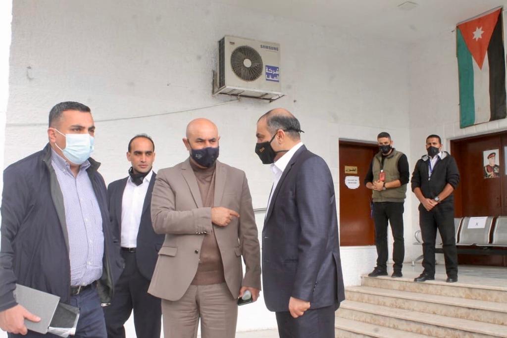 مدير العمليات الحربية في القوات المسلحة يزور المستشفى الميداني الأردني غزة /٦٥