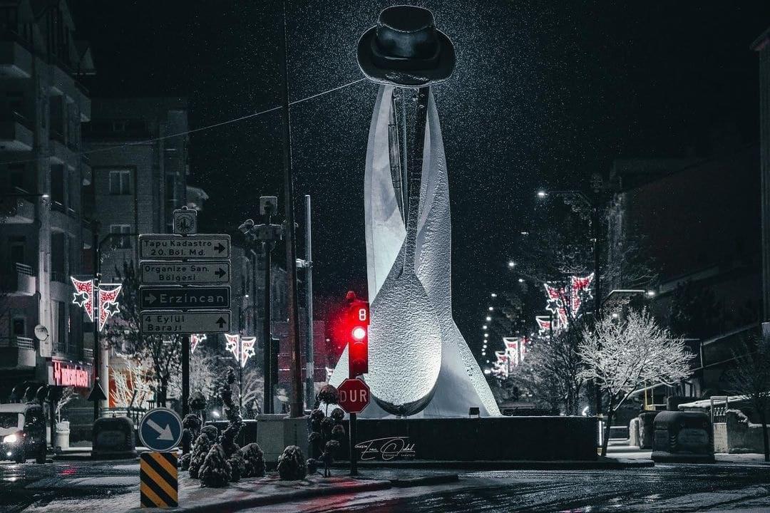 بالصور || ثلوج الربيع بدأت بالتساقط.. ولاية سيفاس التركيه منذ قليل