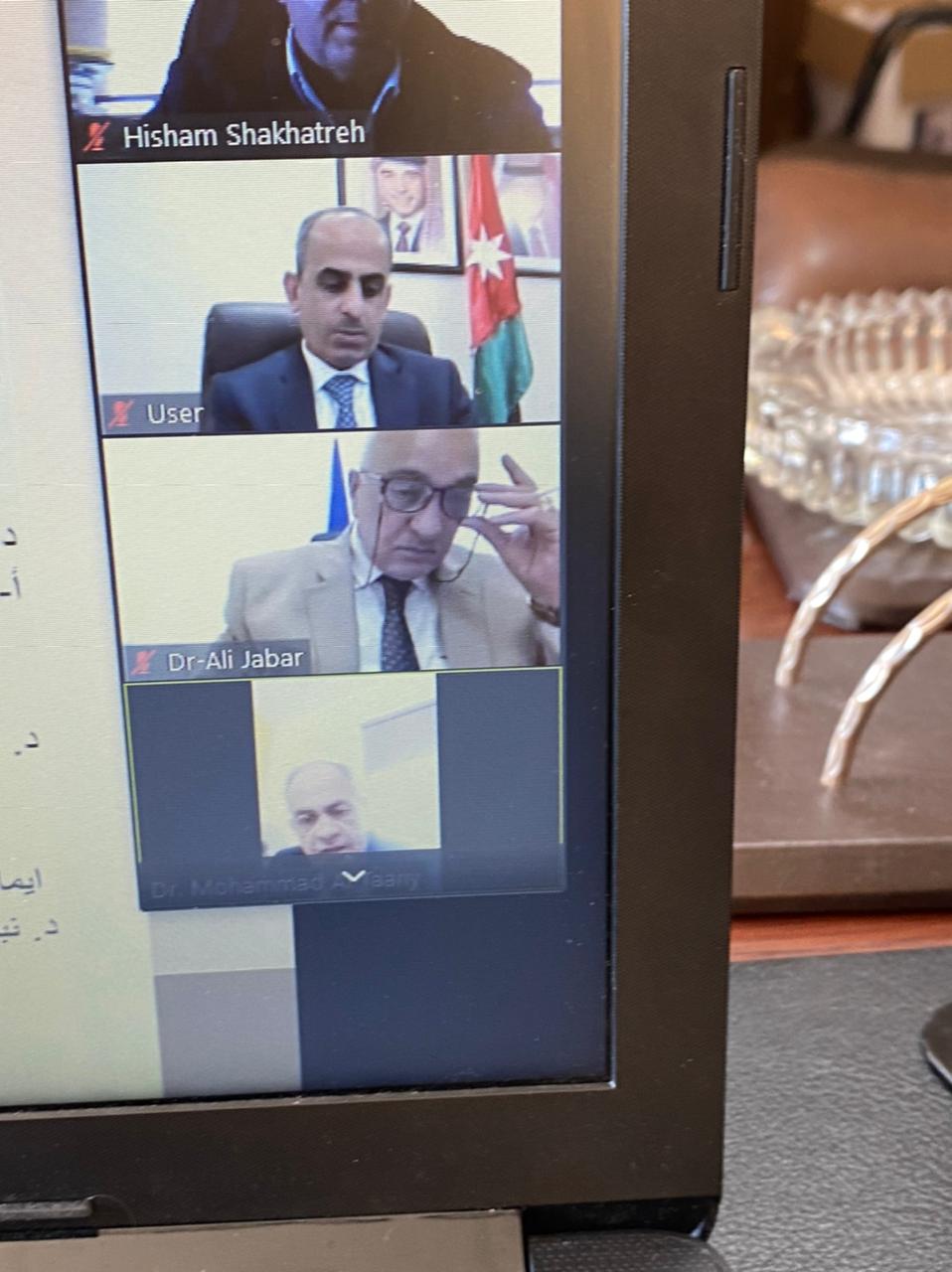 المشاركون في أعمال المؤتمر الافتراضي الأول لقانون جدارا يستأنفون مناقشة أوراق عملهم لليوم الثاني 