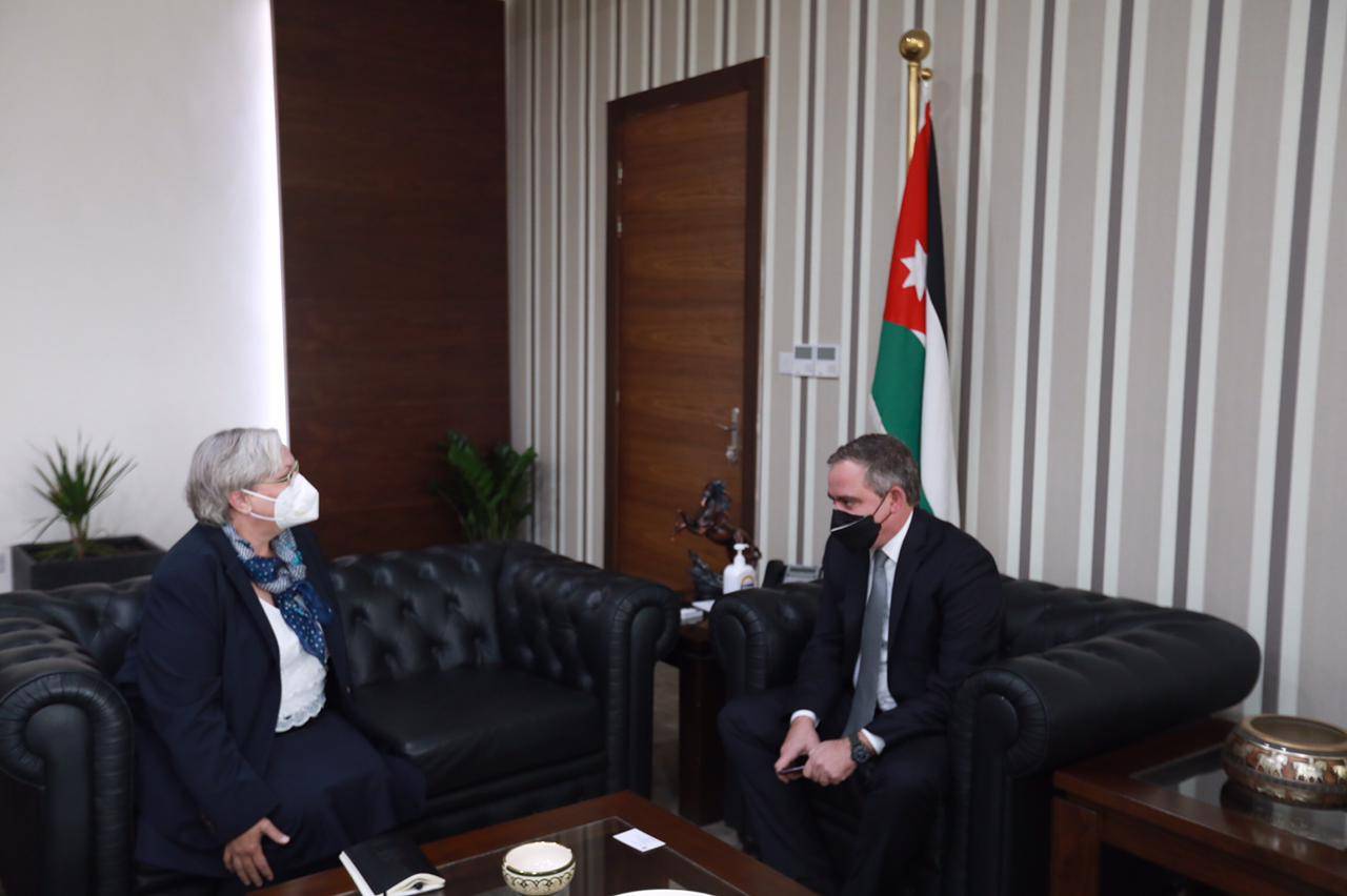 النابلسي يلتقي سفراء دول أجنبية في المملكة  