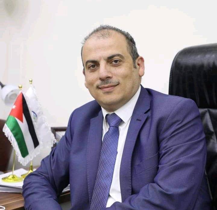 موظفو المركز الوطني للبحوث الزراعية يهنئون المدير العام الدكتور نزار حداد بمناسبة تماثله للشفاء من الإصابة بفيروس كورونا