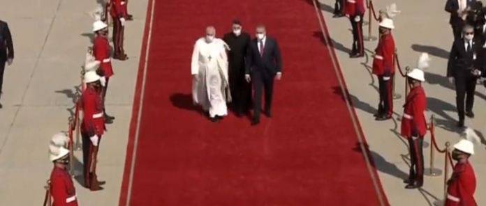  إستقبال رسمي وشعبي لبابا الفاتيكان في مطار بغداد الدولي