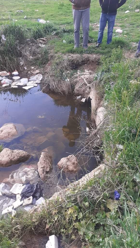 مادبا : متابعة للفيديو الذي تم نشره والذي يظهر فيه مياه عادمة في مجرى وادي الحبيس باتجاه المريجمة