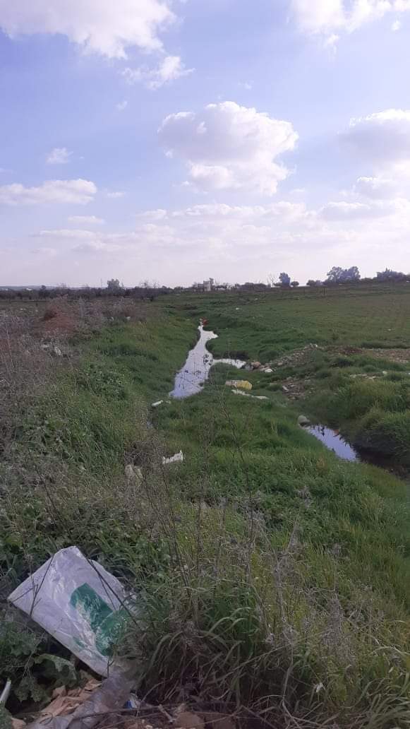 مادبا : متابعة للفيديو الذي تم نشره والذي يظهر فيه مياه عادمة في مجرى وادي الحبيس باتجاه المريجمة