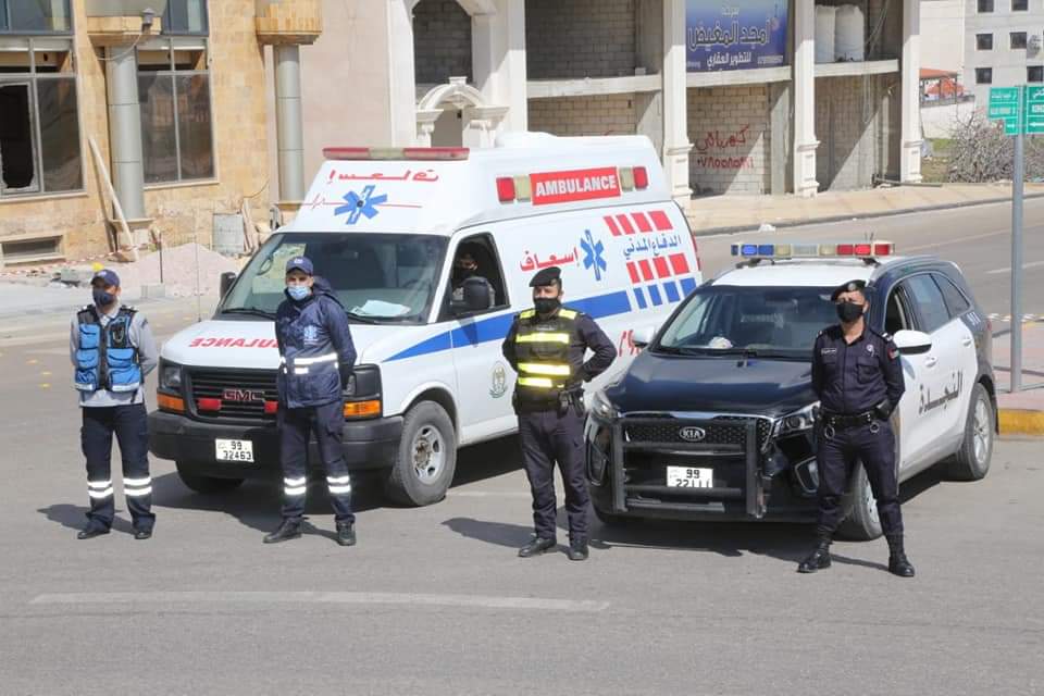 نشامى مديرية الامن العام ينفذون مهامهم منذ ليلة الأمس لإنفاذ أوامر الدفاع وتطبيق الحظر الشامل .. صور 