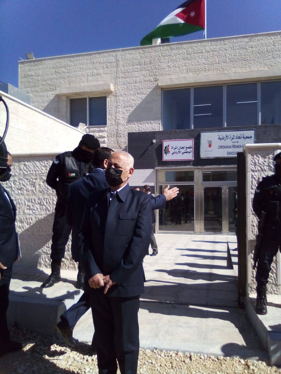 رئيس الديوان الملكي يفتتح مبنى تنمية المرأه في مأدبا