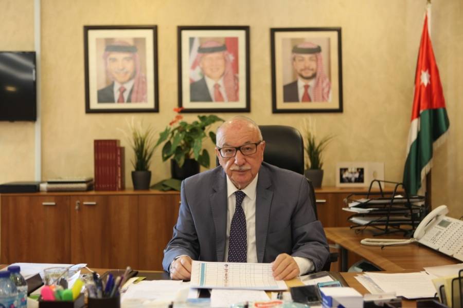 وزير الاشغال يهنىء العاملات في قطاع الأشغال، الاسكان والانشاء بيوم المراة العالمي