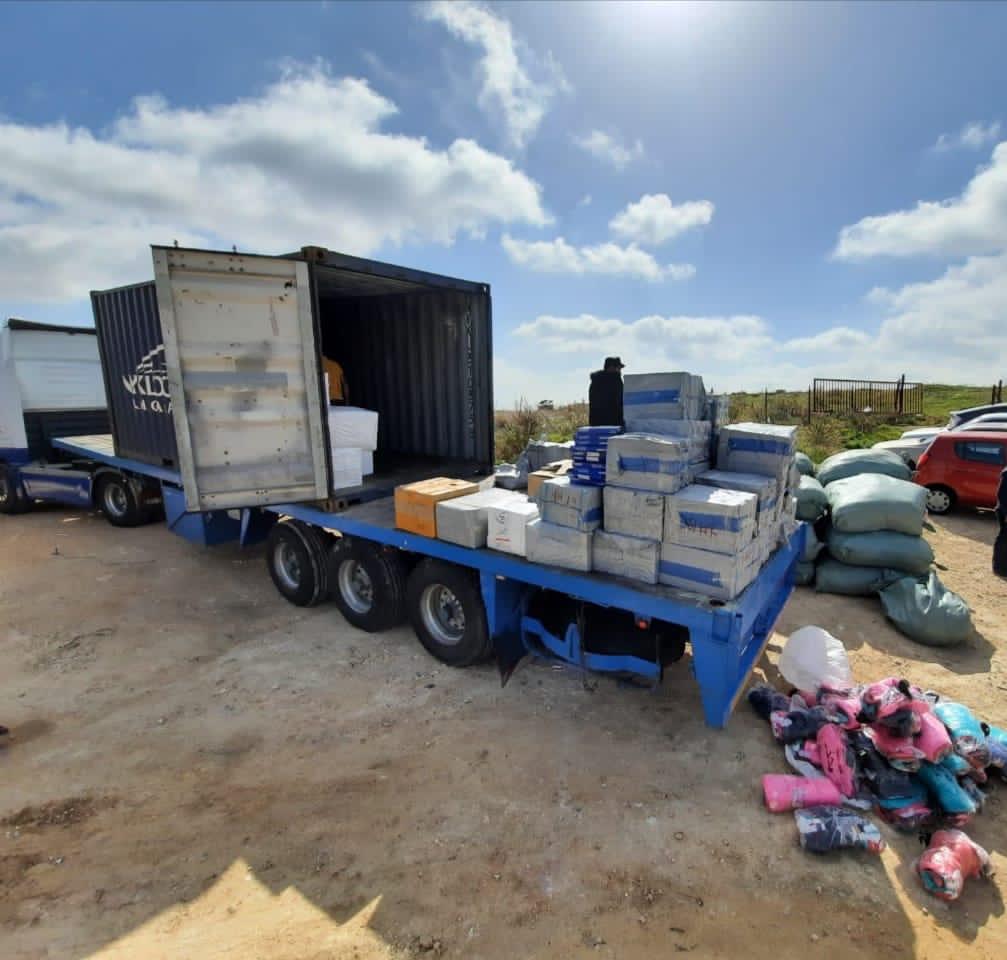 الجمارك الأردنيه تضبط حاويتآن محملتان بكميات كبيرة من البضائع المهربه