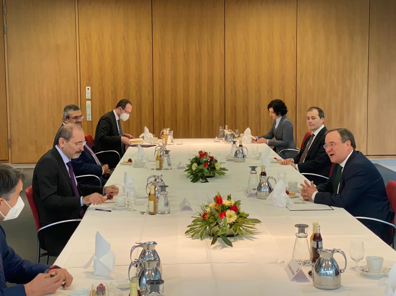 الصفدي و أرمين لاشيت يؤكدان على عمق الشراكة الاستراتيجية بين الاردن وألمانيا