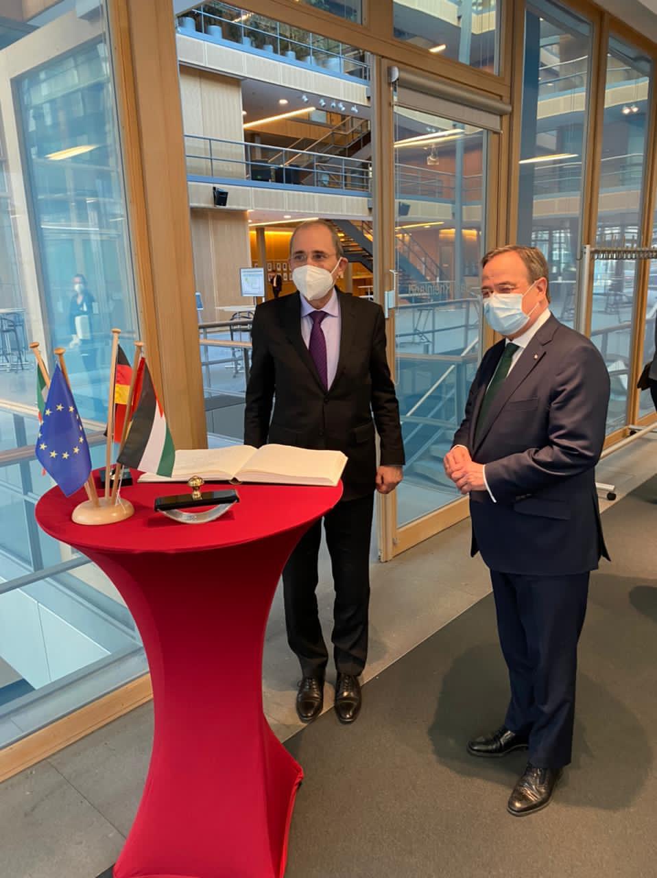 الصفدي و أرمين لاشيت يؤكدان على عمق الشراكة الاستراتيجية بين الاردن وألمانيا