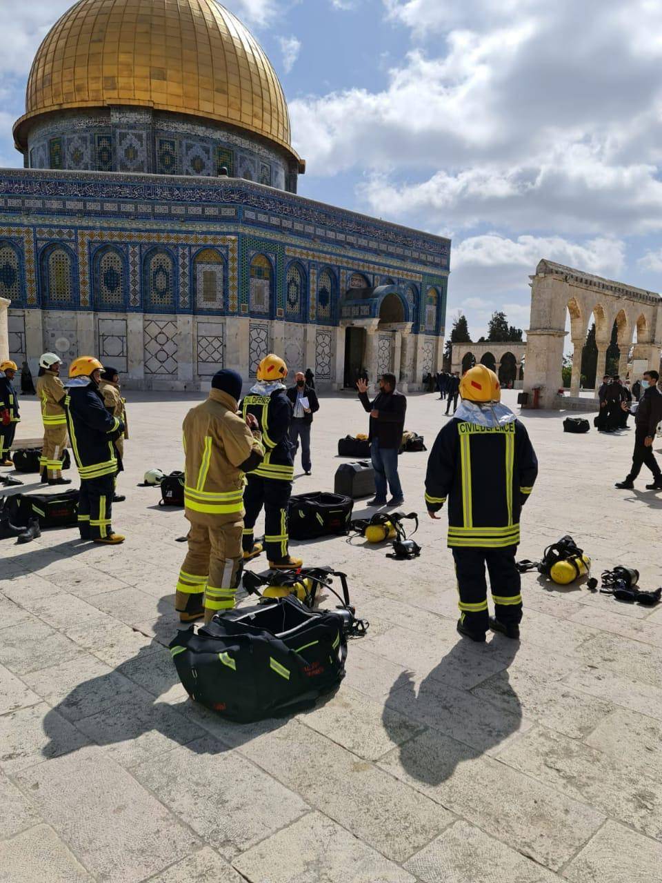 الدفاع  المدني يعقد دورةّ تدريبه لطواقم الإطفاء في المسجد الأقصى ويتفقد نظام الإنذار داخل المسجد