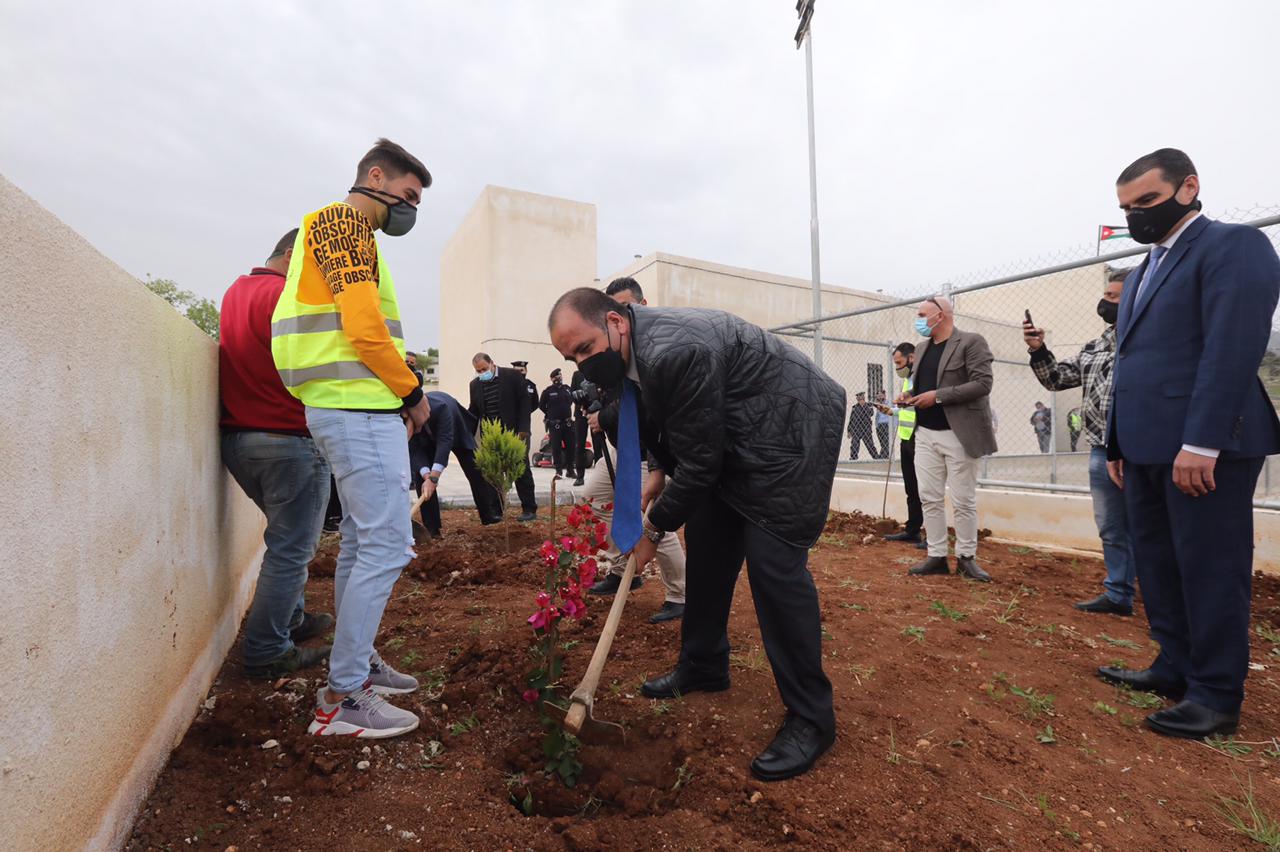 النابلسي في زياره تفقديه لمديرية شباب جرش