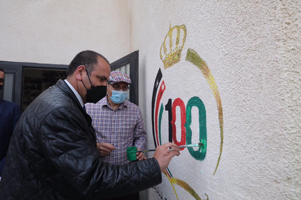 النابلسي في زياره تفقديه لمديرية شباب جرش