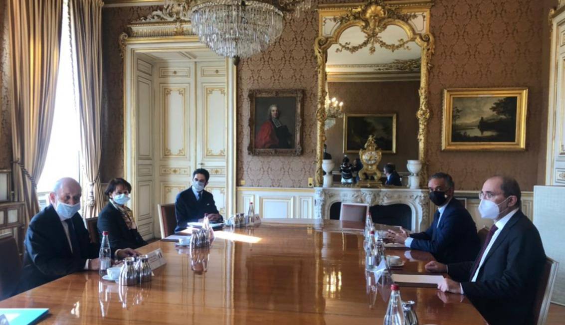 وزير الخارجية يلتقي نظيره الفرنسي في باريس