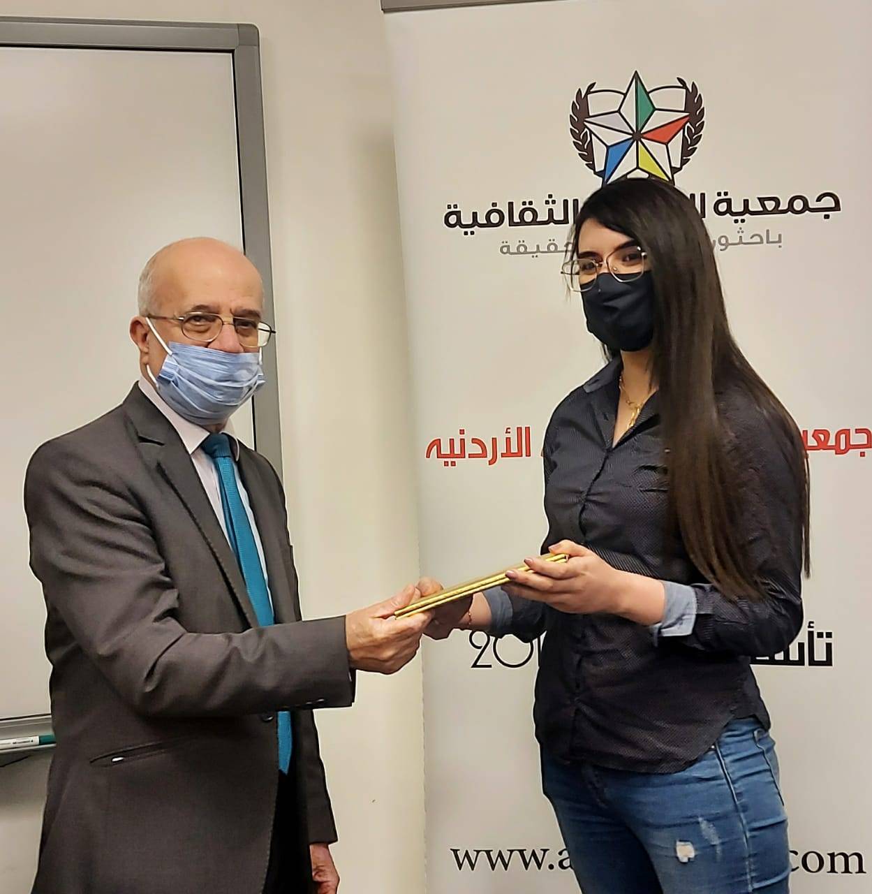 جمعية النجمة تتاقش كتاب نظرية الفستق في أمسية ثقافية