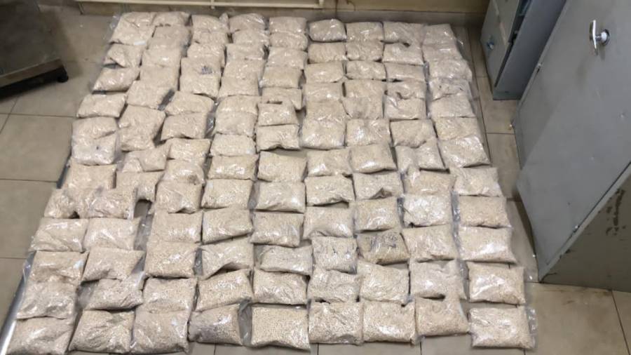 إدارة مكافحة المخدرات تحبط تهريب 650 ألف حبه مخدره داخل حجر البناء .. فيديو