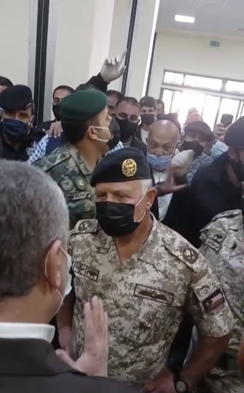 الملك يأمر مدير مستشفى السلط بالاستقالة