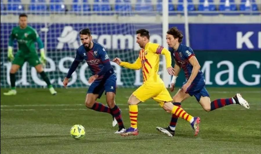 تاريخ مواجهات برشلونة وهويسكا في الدوري الإسباني