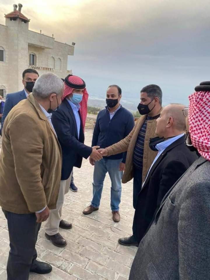 ‏الأمير حمزة يزور بيت فقيد السلط احمد خريسات معزيا (صور )