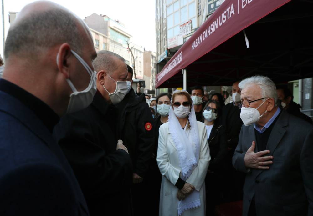 أردوغان يشارك في تشييع جنازة والدة وزير الداخلية التركي