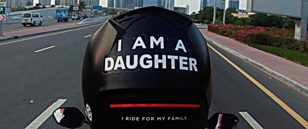 فریدم بیتزا یعین أول سائقة توصیل طلبات في دولة الإمارات 