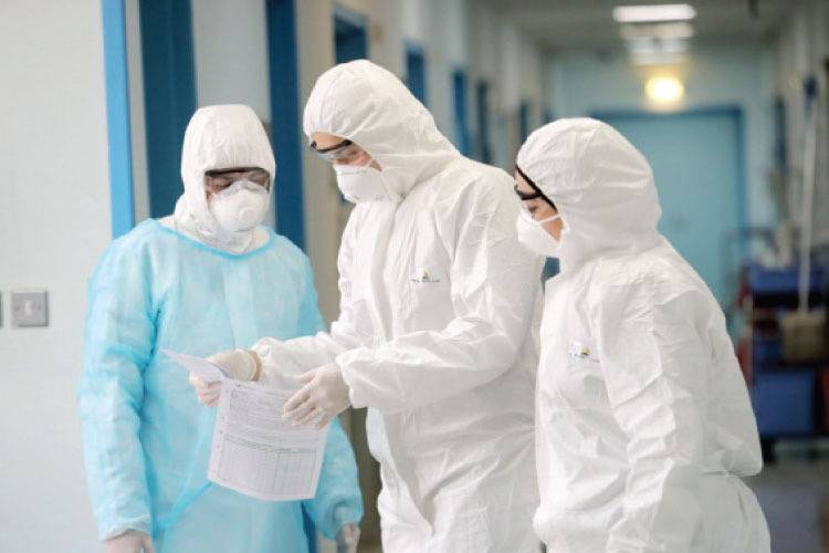 غداً الثلاثاء يوماً مفتوحاً لتطعيم الكوادر الطبية سواء القطاع العام او القطاع الخاص