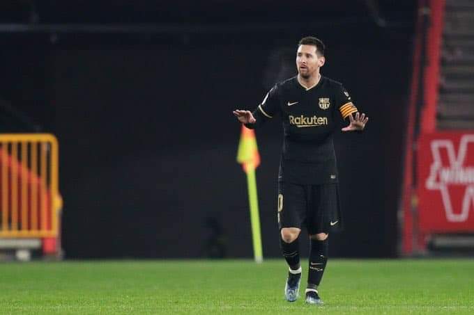 ميسي يقود برشلونة لسحق سوسيداد بستة أهداف ليستعيد الوصافة