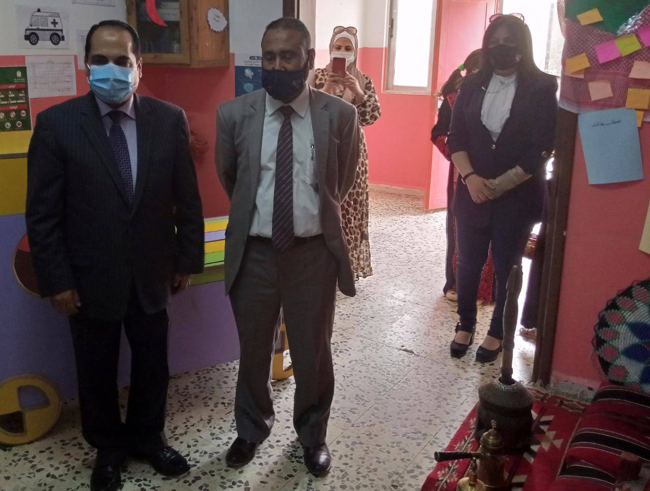 عضيبات يفتتح معرضا في مدرسة ميمونة الاساسية احتفالا بذكرى الكرامة