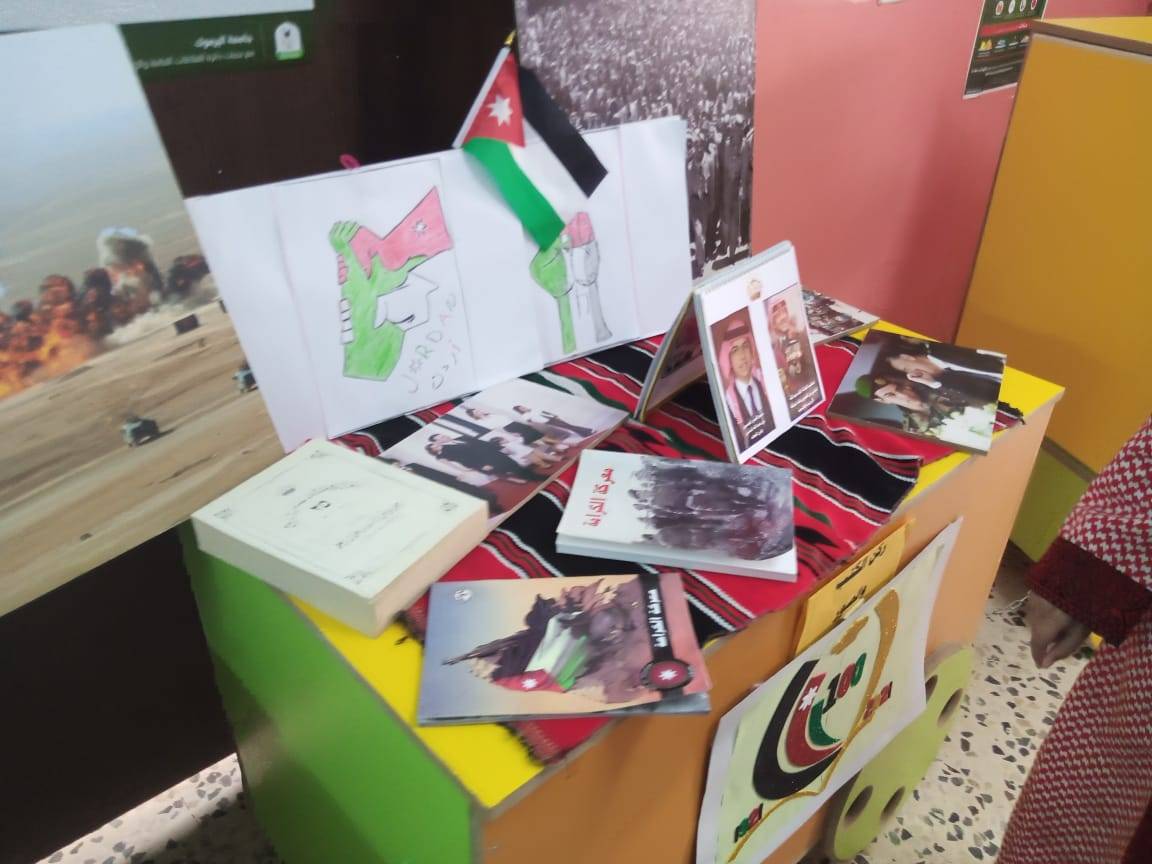 عضيبات يفتتح معرضا في مدرسة ميمونة الاساسية احتفالا بذكرى الكرامة