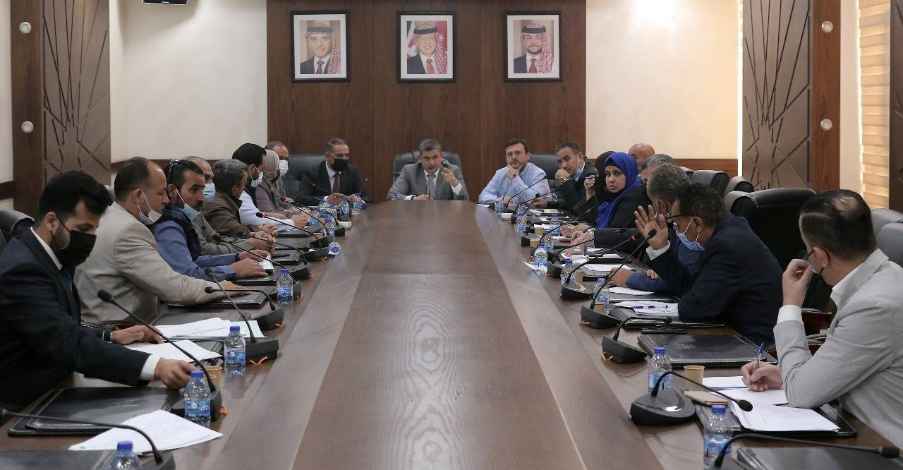 السياحة النيابية تقر معدل الطيران المدني