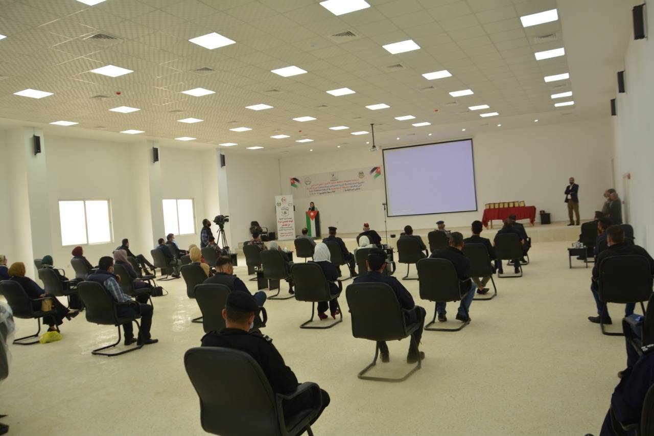 مادبا : تخريج المشاركات في دورة المرآه الآمنه بقاعة الشهداء في منطقة لب  