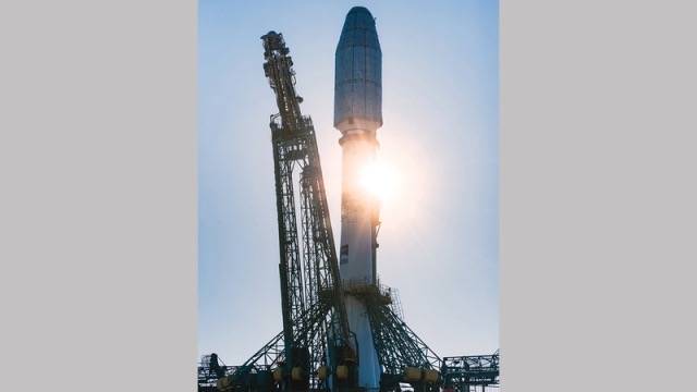 القمر الاصطناعي البيئي الإماراتي الأول يدخل بنجاح مداره حول الأرض