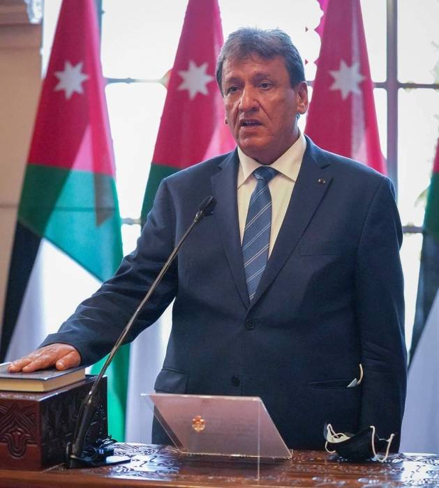 رسالة اعتزاز وفخر من الوزير عزايزة إلى أسرة نادي الوحدات