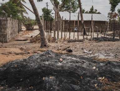 مقتل العشرات وإنقاذ المئات بعد هجوم على بلدة في موزامبيق