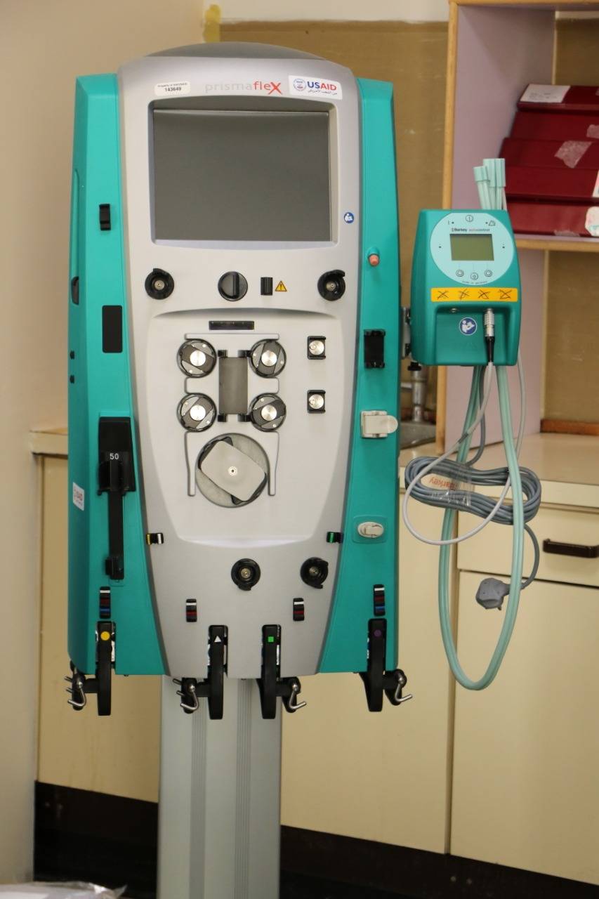 مستشفى الجامعة الأردنية يتسلّم جهاز غسيل الكلى المستمر 