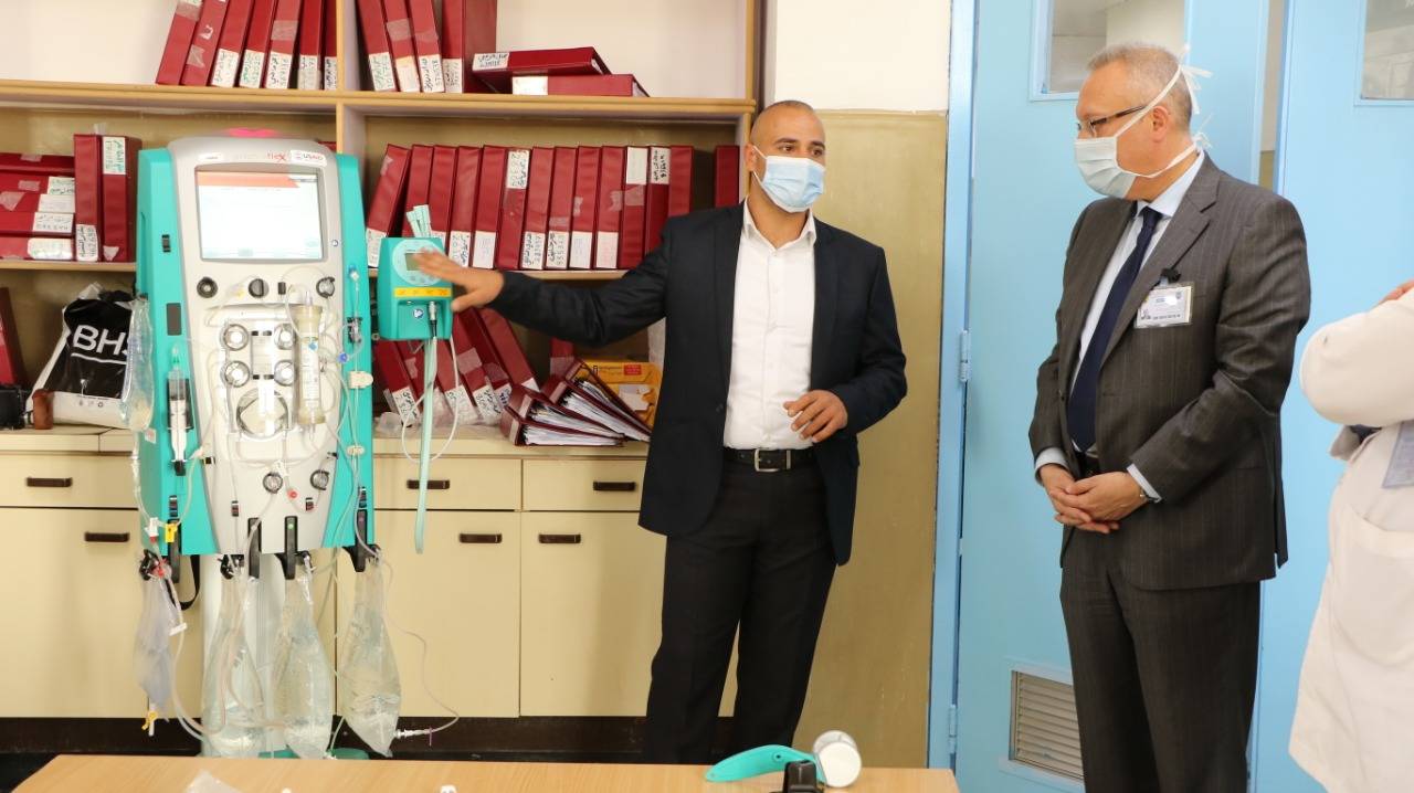 مستشفى الجامعة الأردنية يتسلّم جهاز غسيل الكلى المستمر 