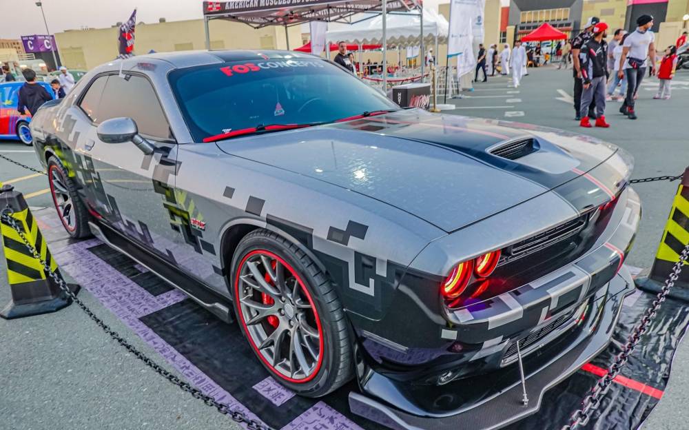 سوق التنين يستضيف معرضاً مشوّقاً للسيارات الخارقة 