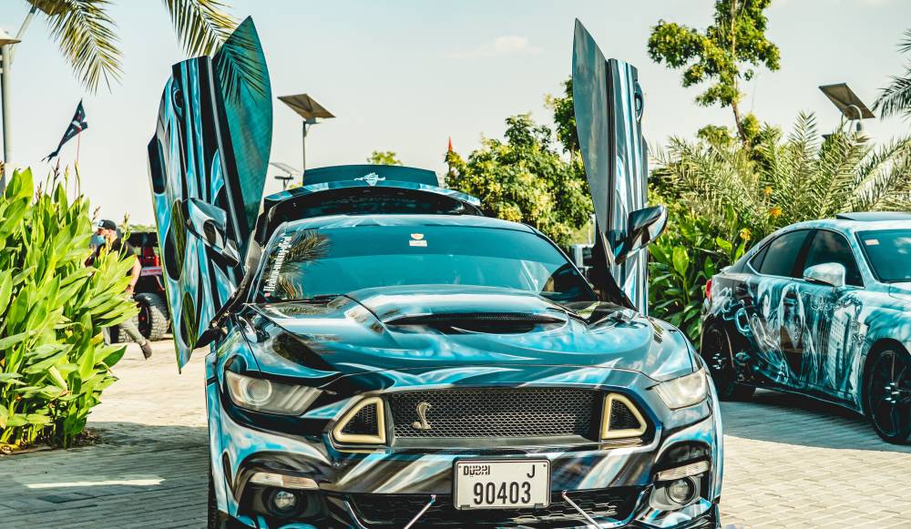 سوق التنين يستضيف معرضاً مشوّقاً للسيارات الخارقة 