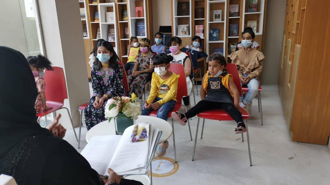 أيام الشارقة التراثية في يومها الخامس بخورفكان تطوف بين الفنون الشعبية الإماراتية والمصرية