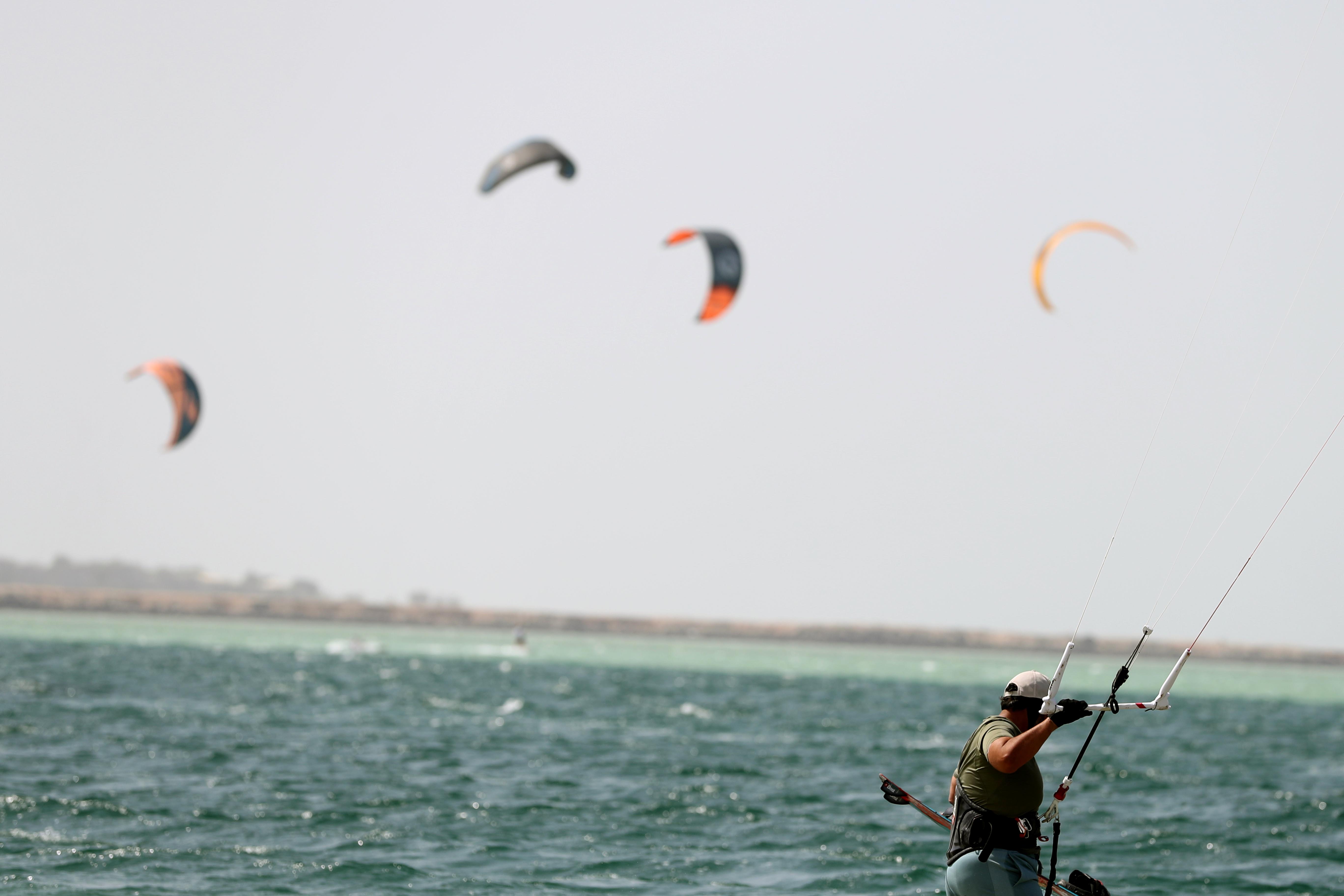 مهرجان الظفرة البحري يختتم فعالياته على شاطئ المرفأ بمنطقة الظفرة